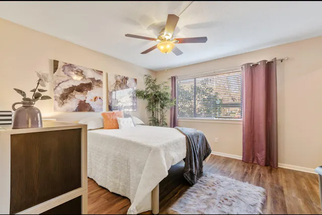 THE REVEILLE room image 1