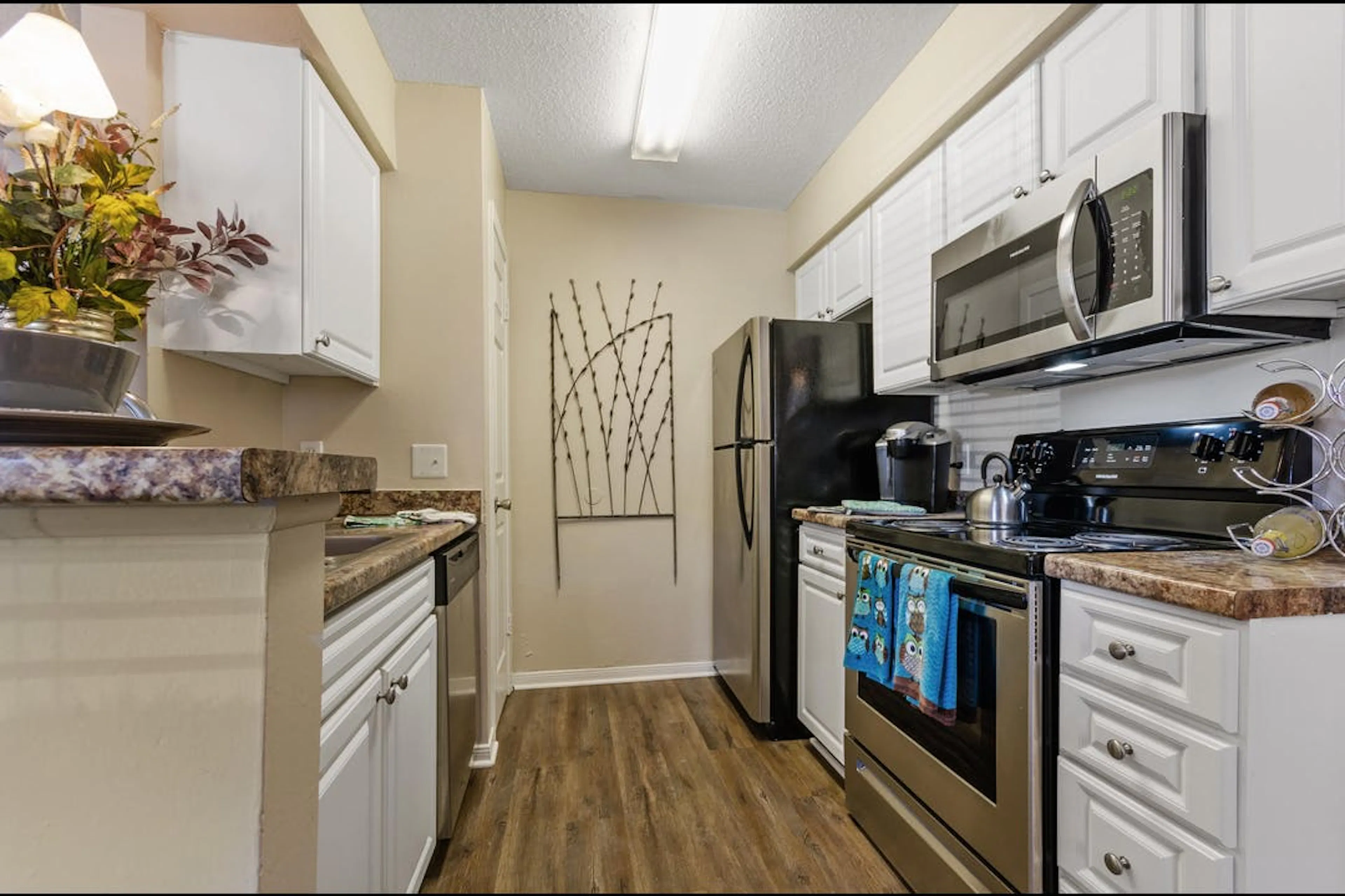 THE REVEILLE KITCHEN 4