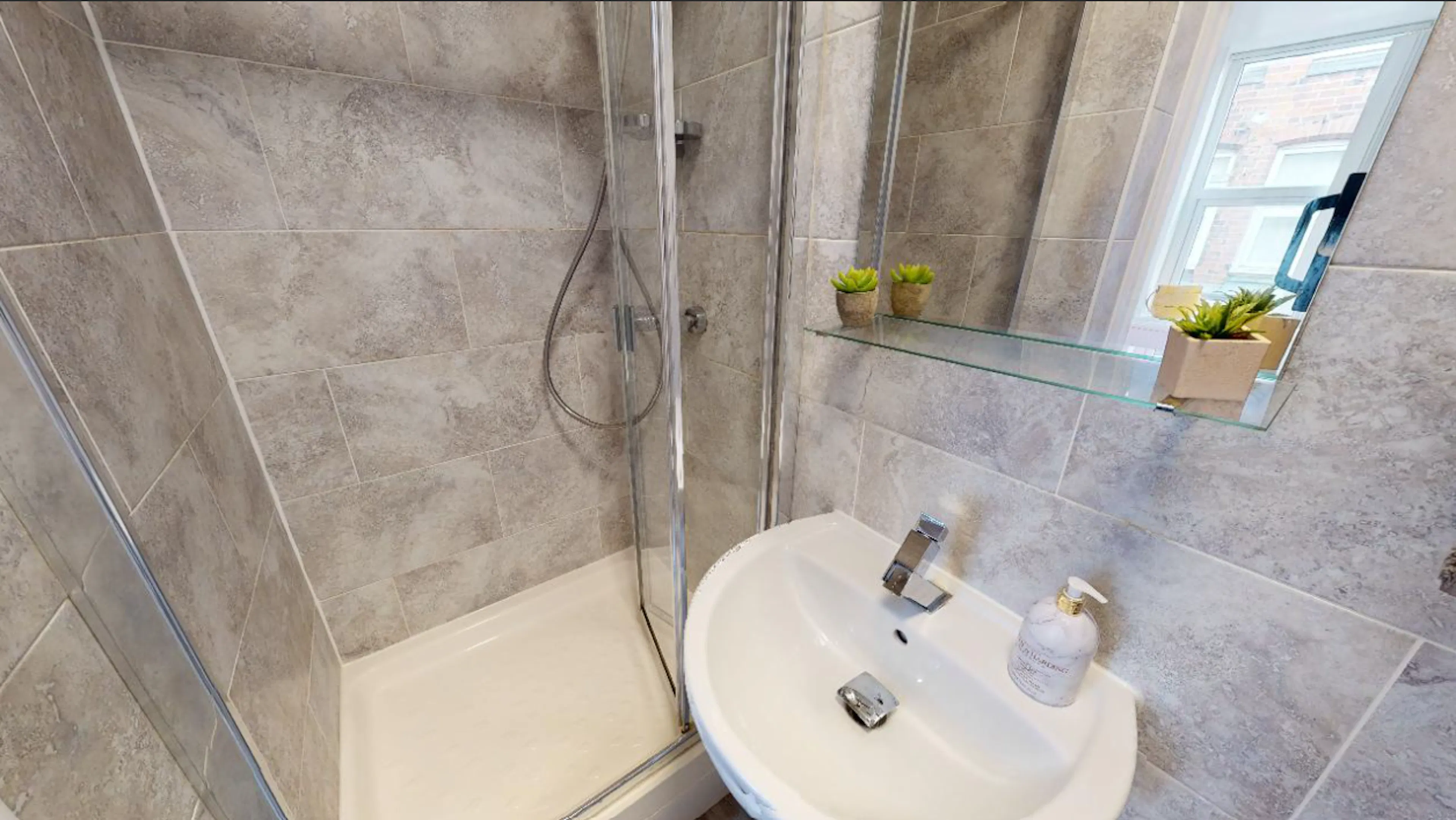 Studio Tier1 BATHROOM 3