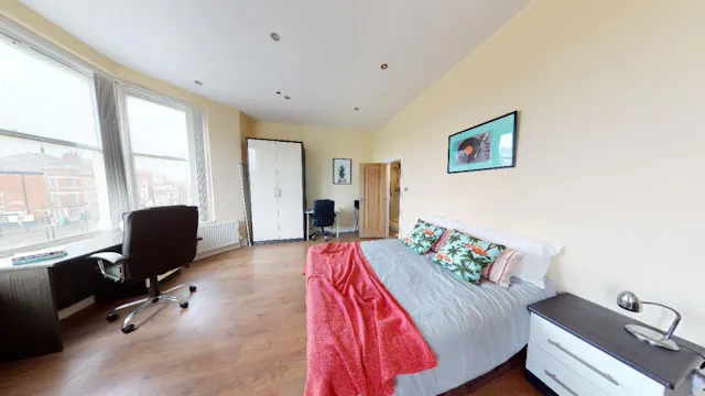 Studio Tier 4 room image 1