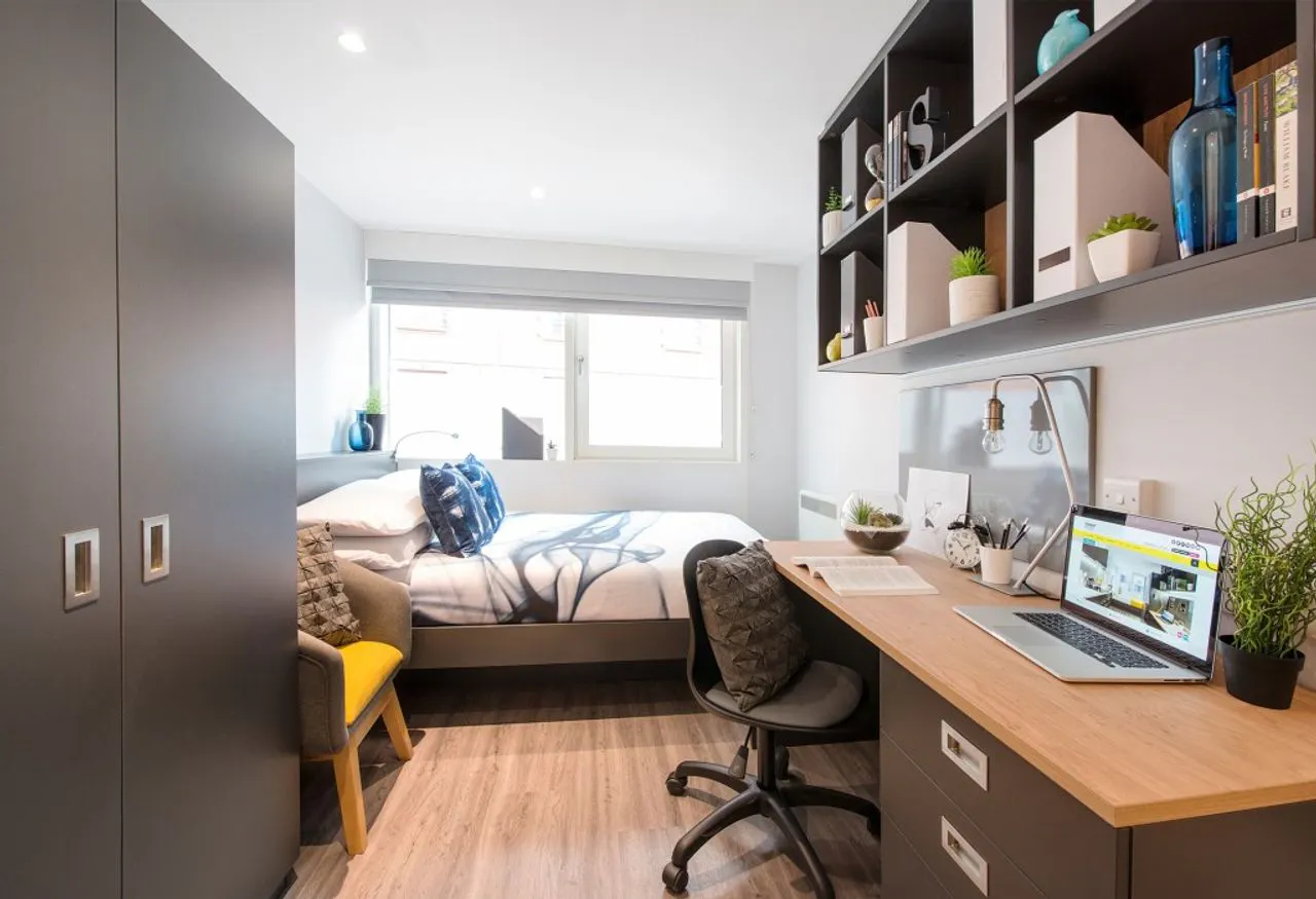 ROOM ROOM 2
