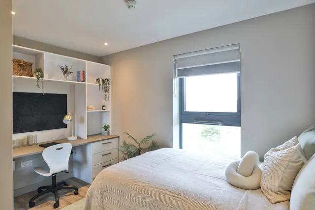 Classic 2 Bed Apartment room image 1
