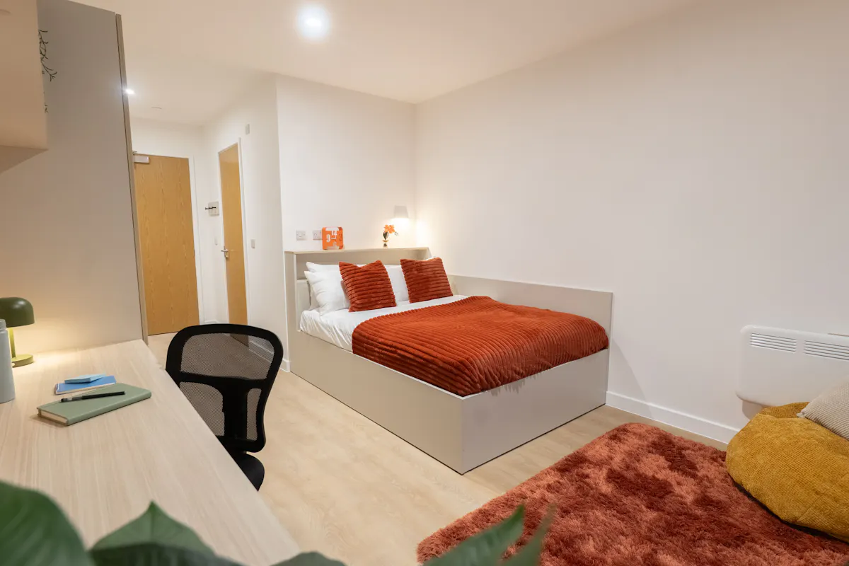 ROOM ROOM
