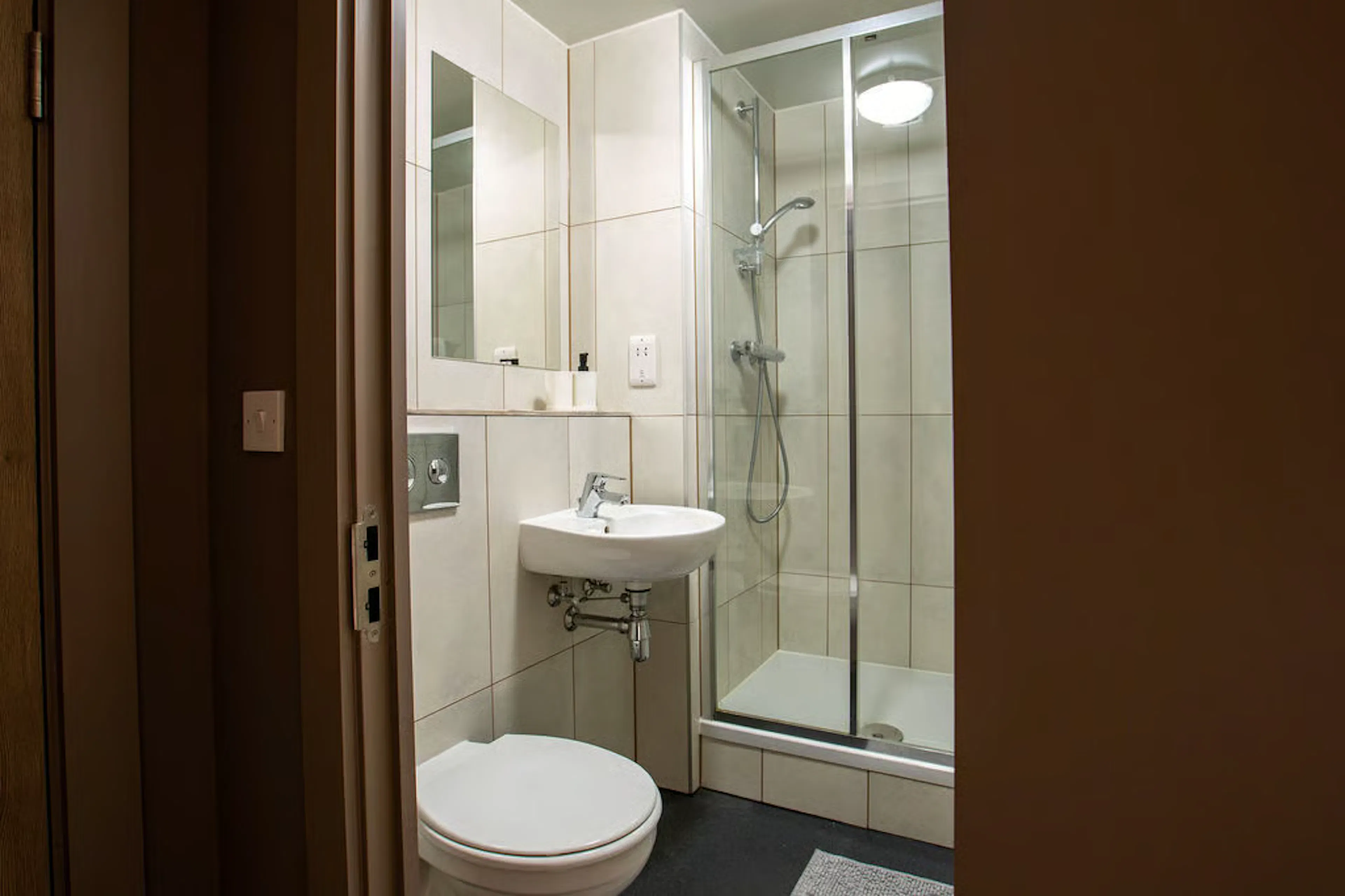 Terraced Duplex BATHROOM 3