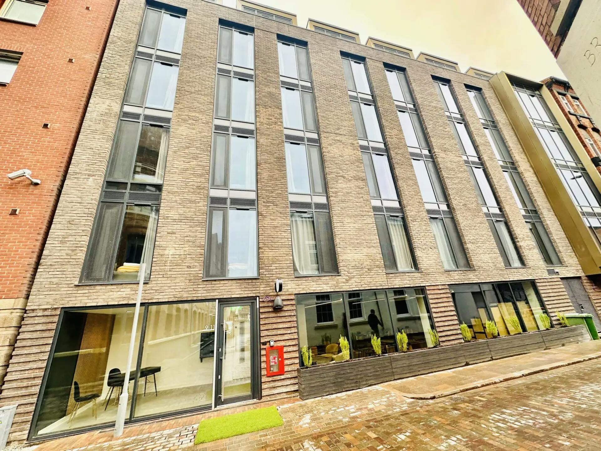 BUILDING