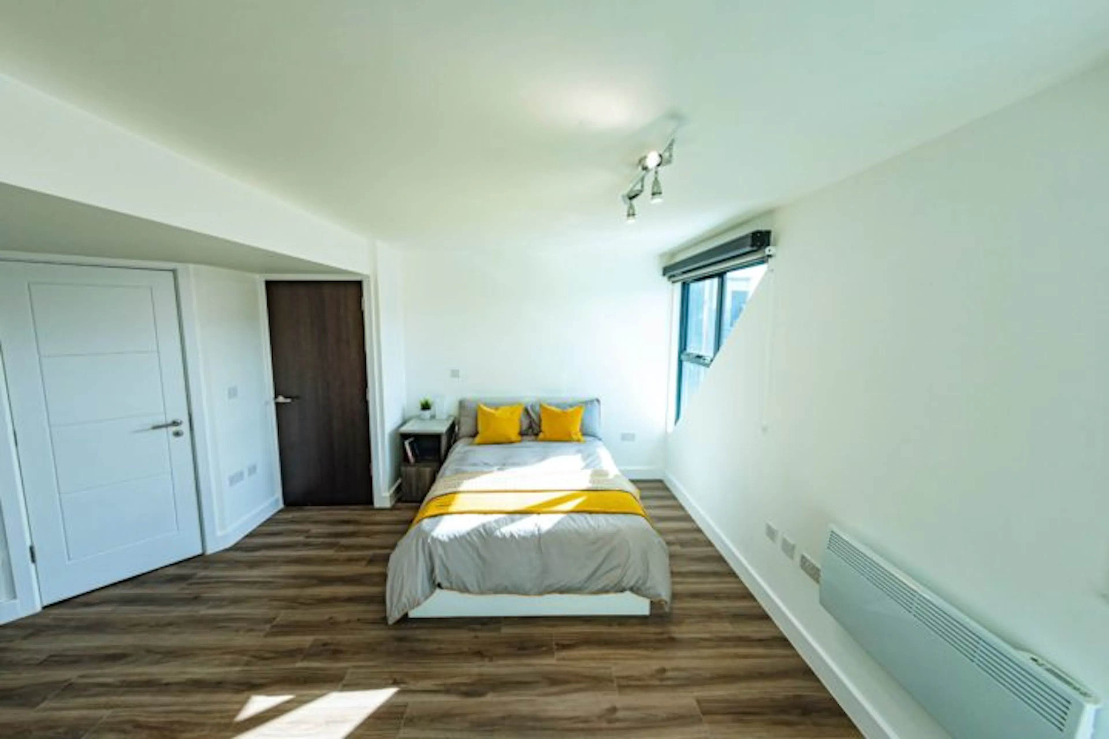 ROOM ROOM 4