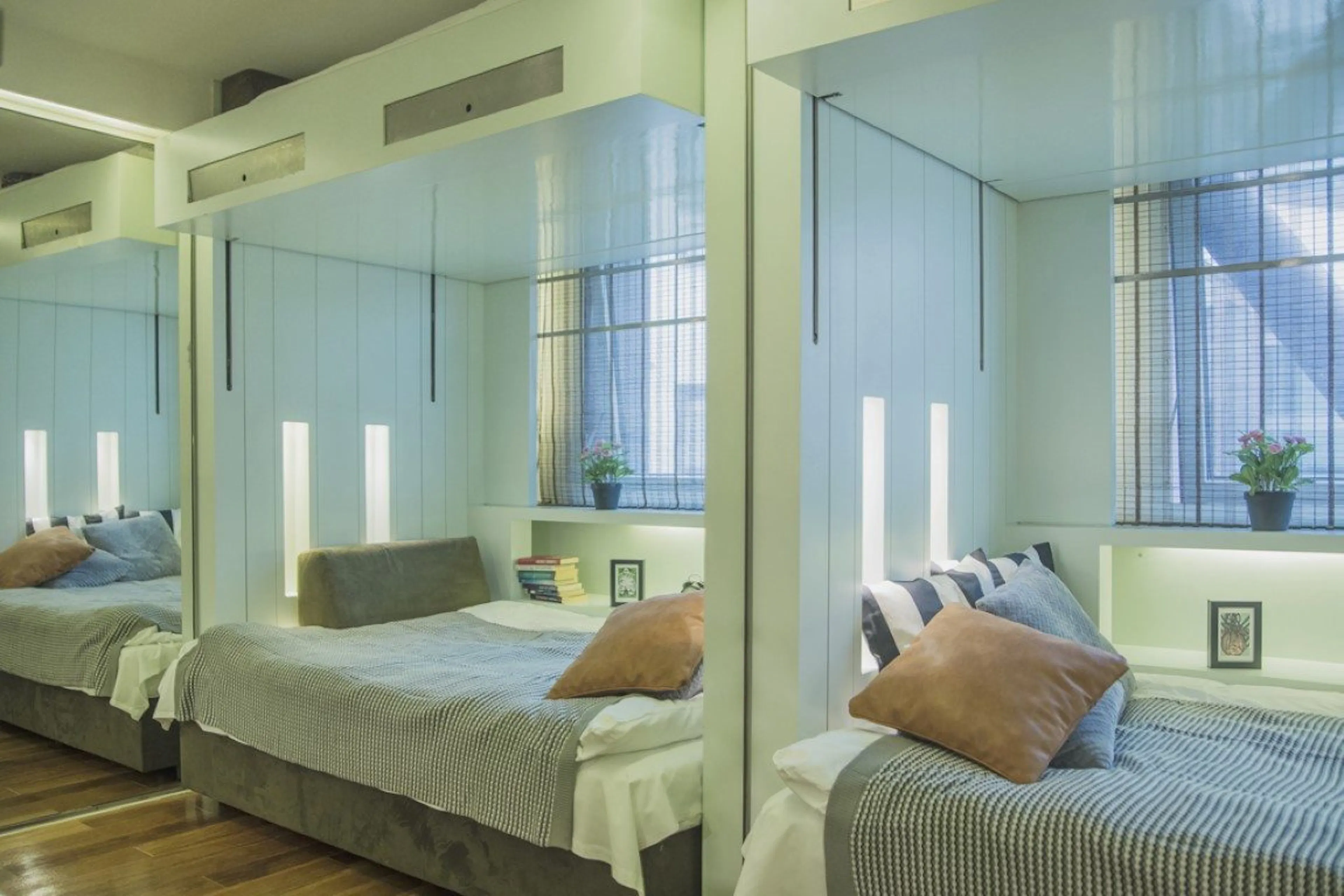 ROOM ROOM 1