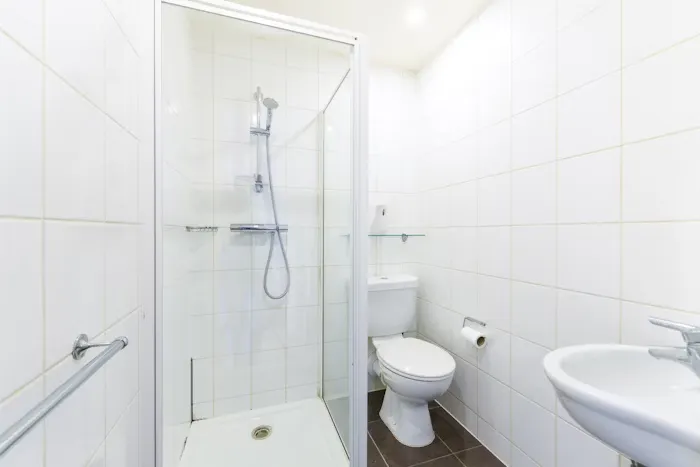 Annex Platinum Plus BATHROOM 1