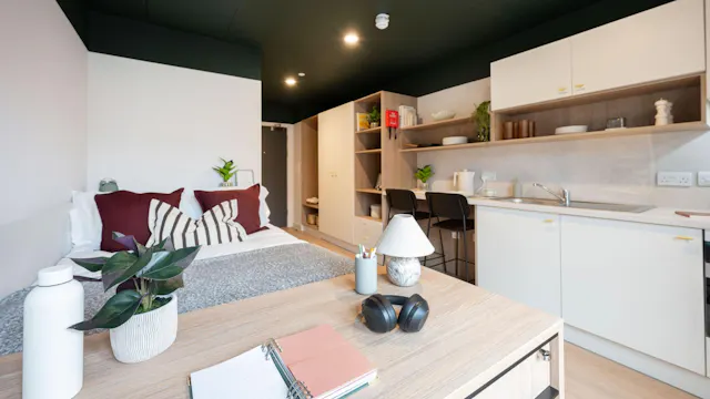 Gold Studio room image 2