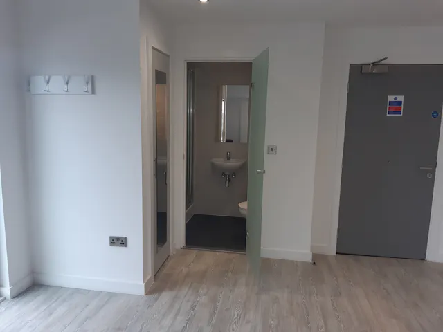 Ultimate Studio room image 6