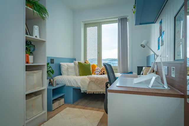 Classic 3 Bed Ensuite room image 2