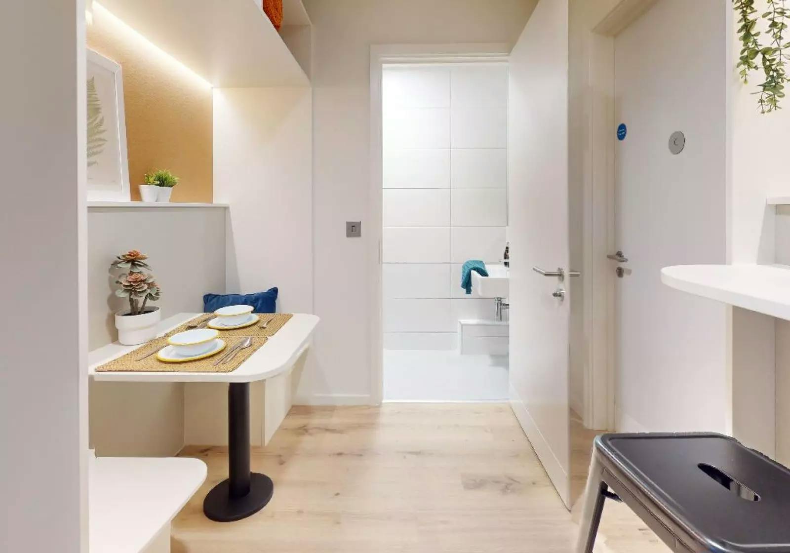 Gold Three Bed Apartment Plus