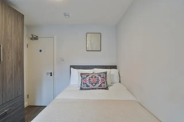 3 Bed Flat room image 1