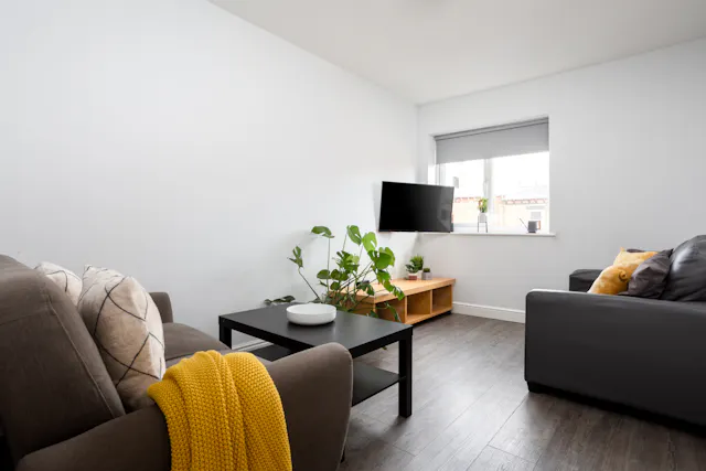 3-Bed flat room image 1