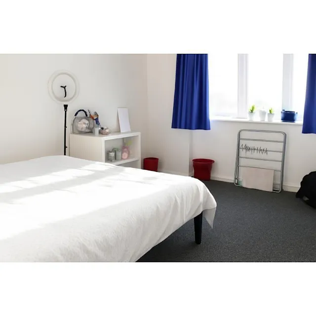 Two Bedroom Apartment room image 1