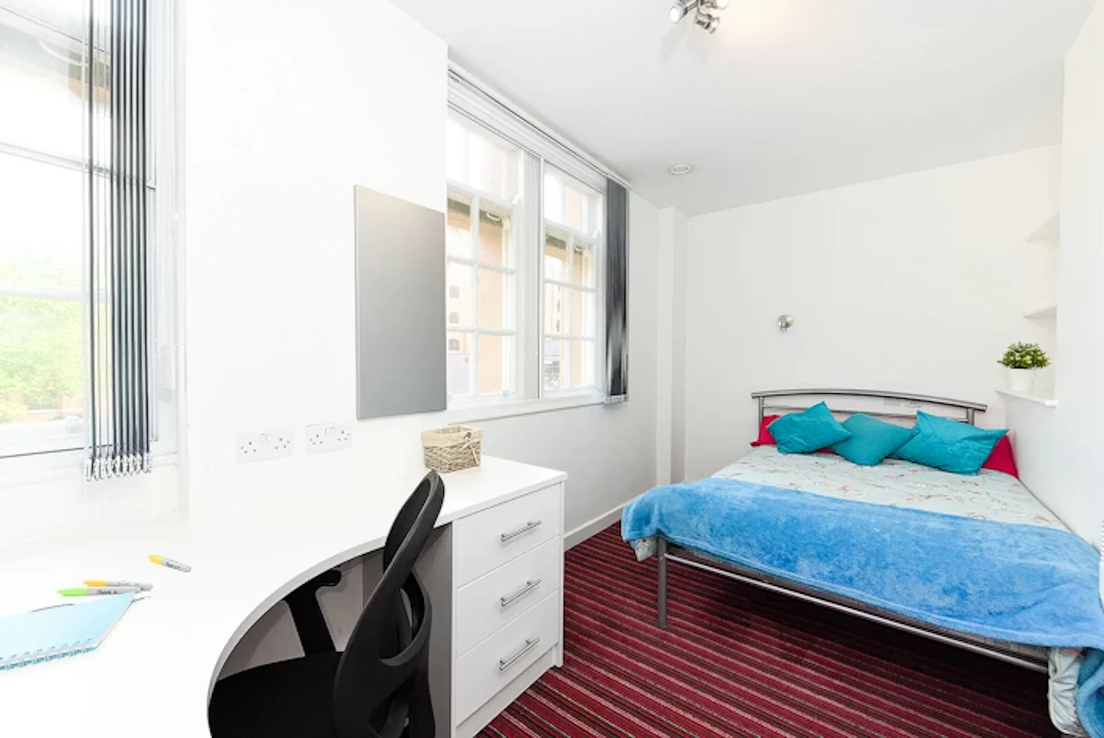 Three Bed Bronze ROOM 4