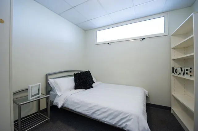 1 Bedroom room image 1