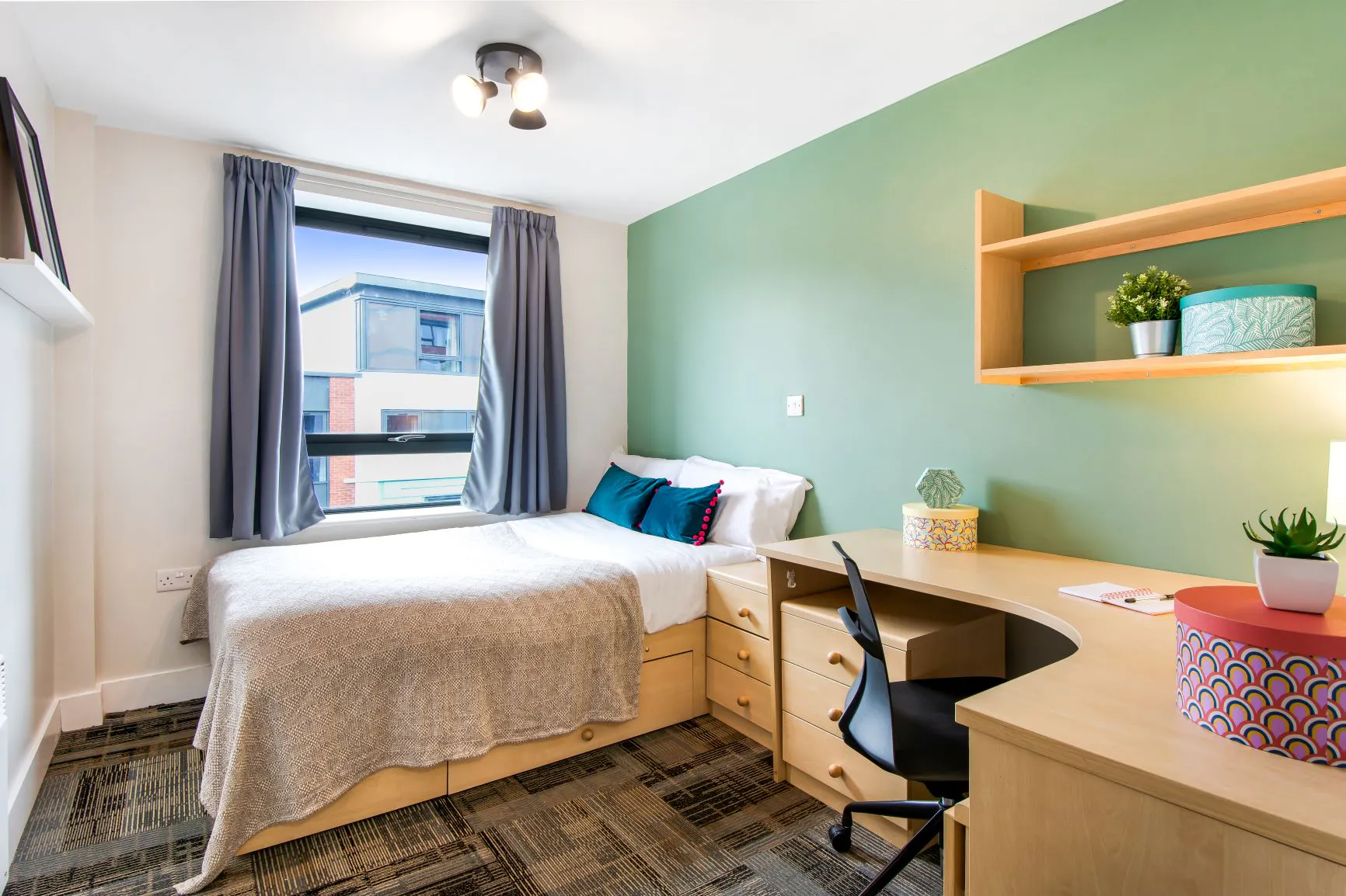 5/6 Bedroom Apartment ROOM 2