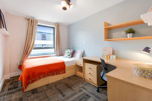 5/6 Bedroom Apartment room image 2