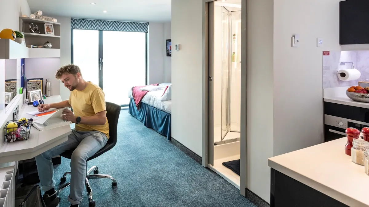 ROOM ROOM