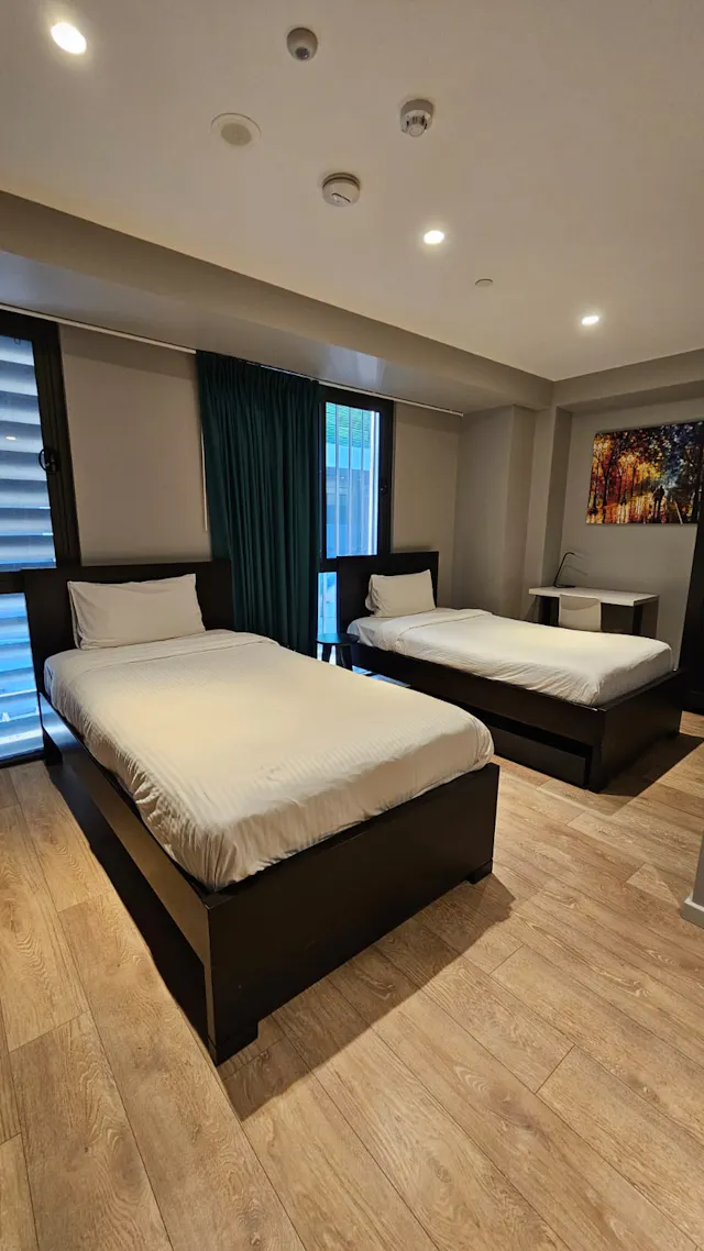 Twin Studio room image 2
