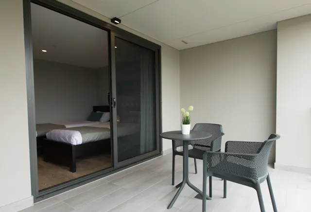 Twin Share Studio with Balcony room image 2