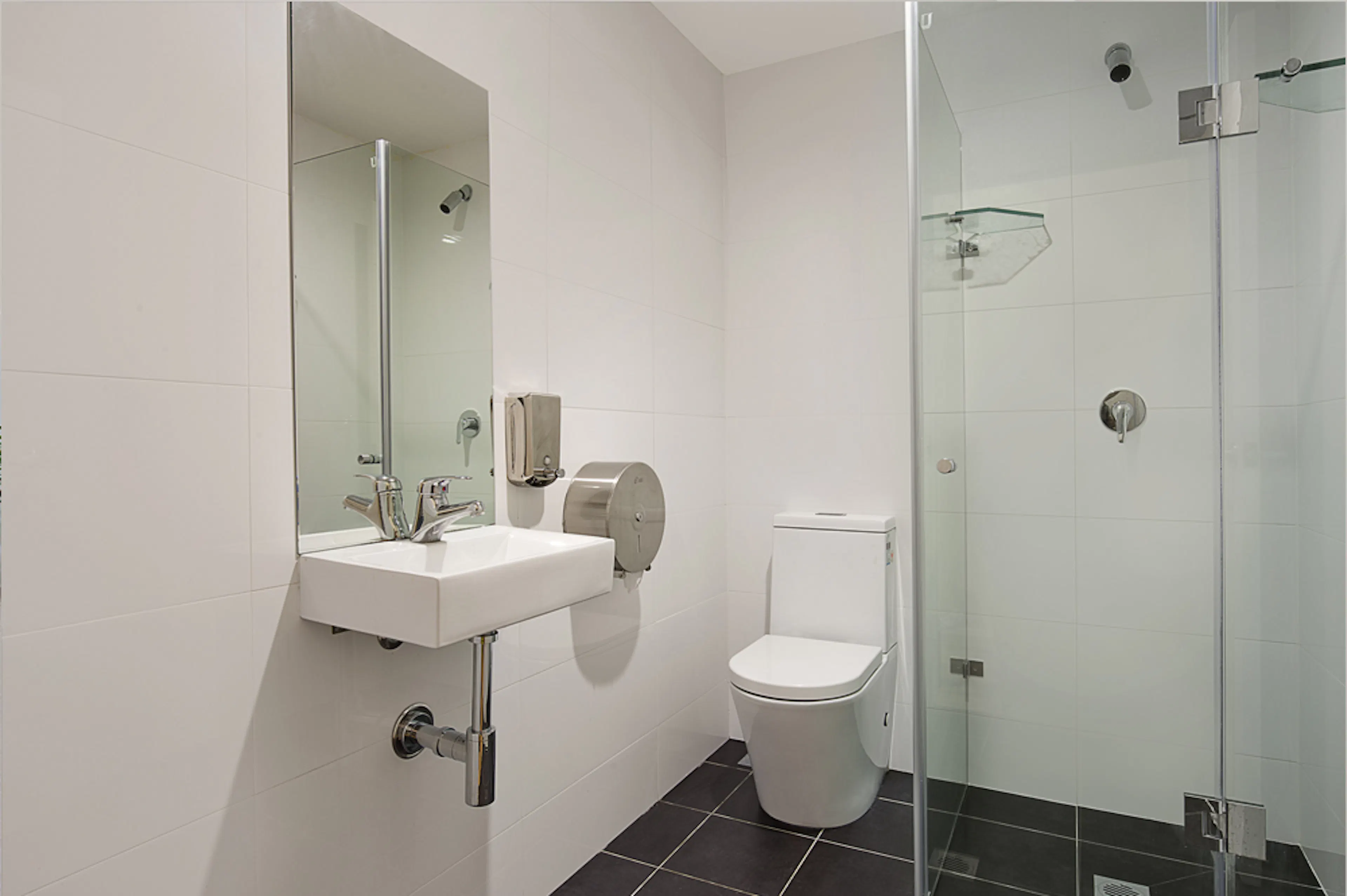 Single Room BATHROOM 3