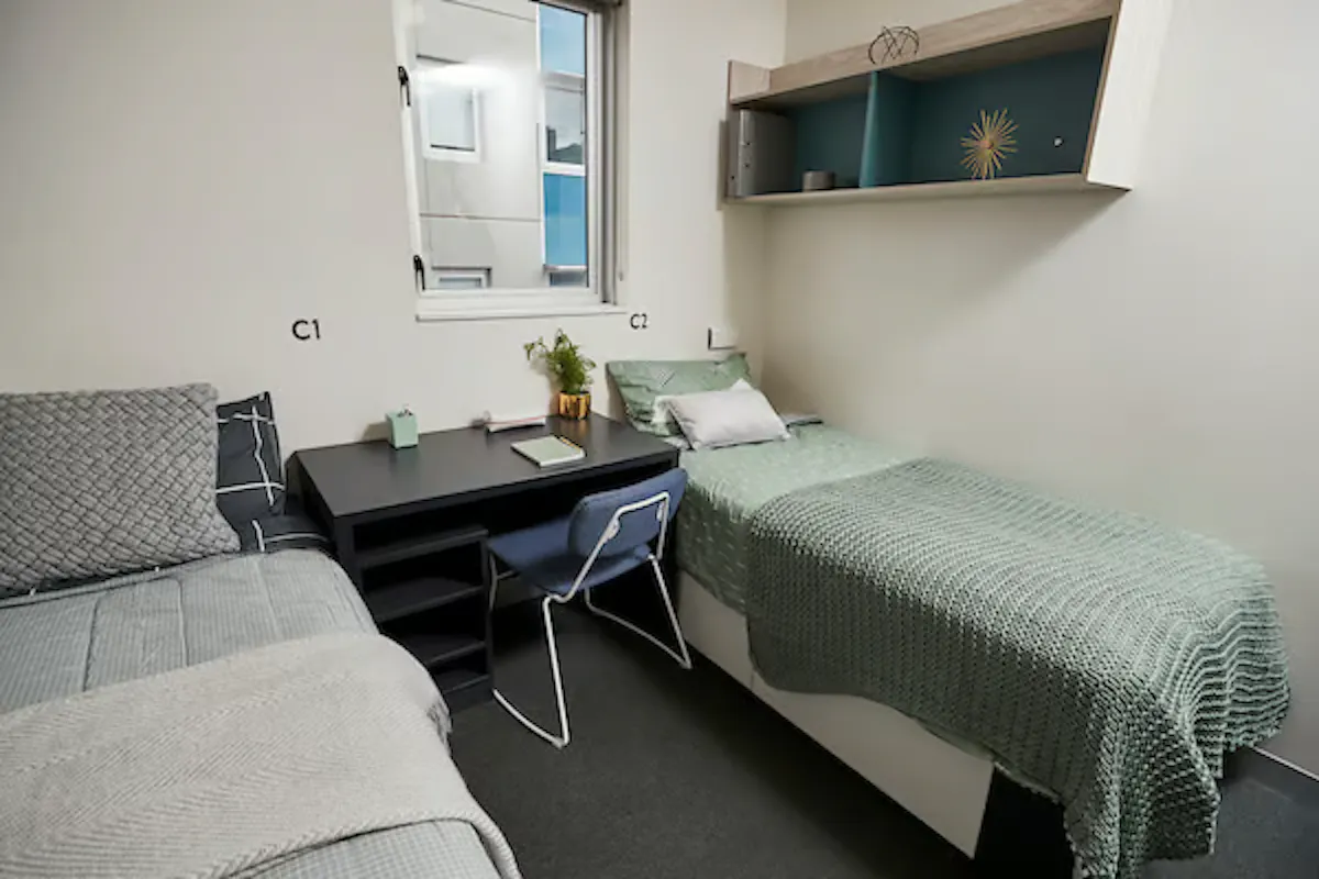 Twin Room in 5 Bedroom Apartment ROOM