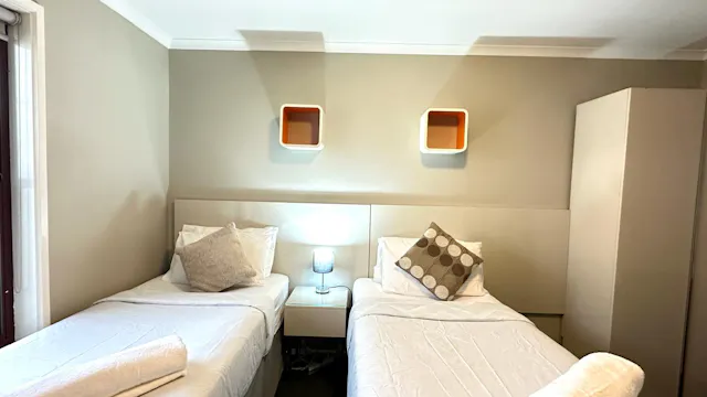 Twin Beds Or King Bed room image 2