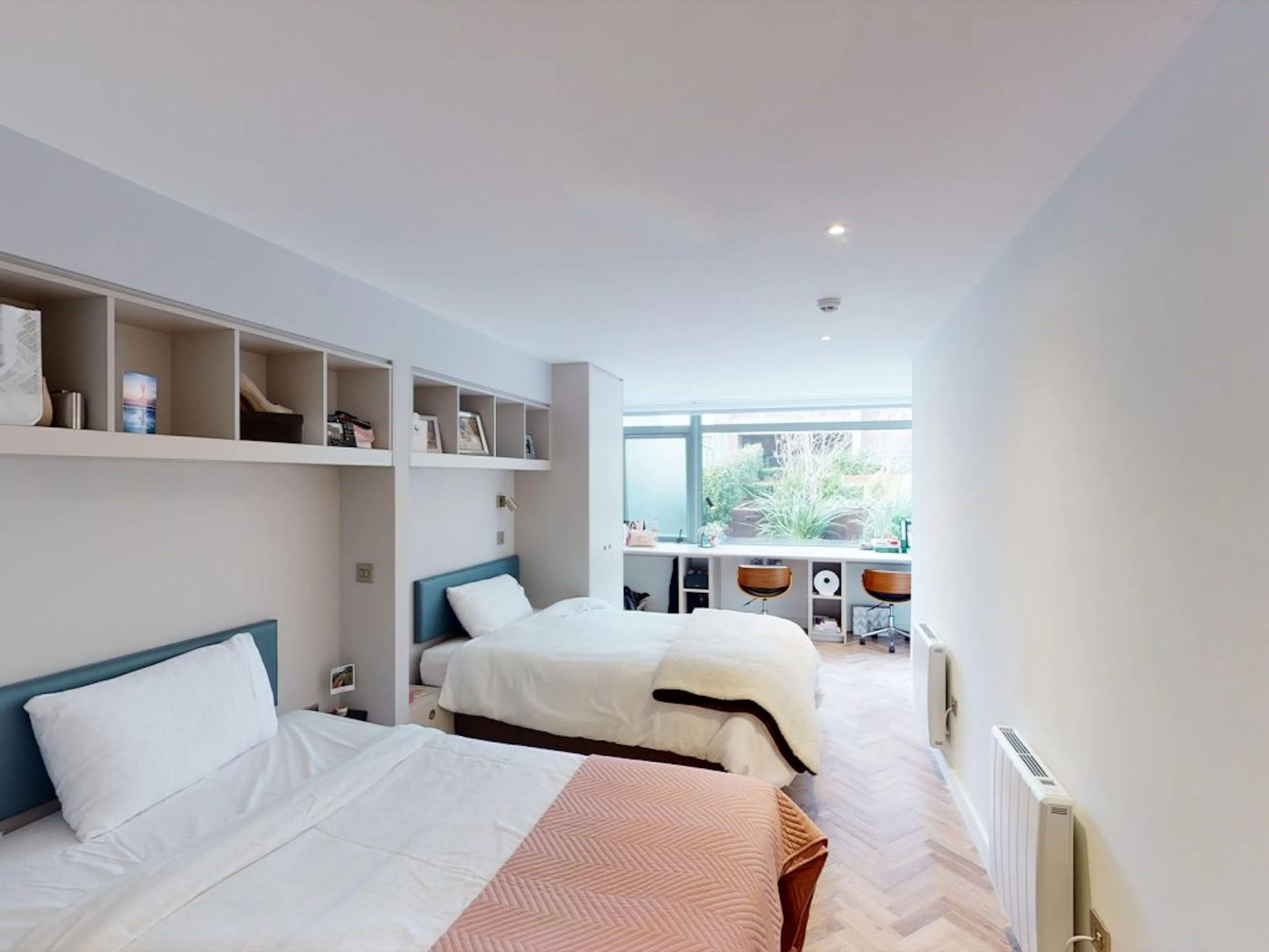 Twin En Suite Shared Bathroom ROOM 4
