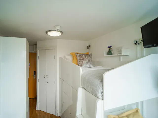 Twin Ensuite room image 1