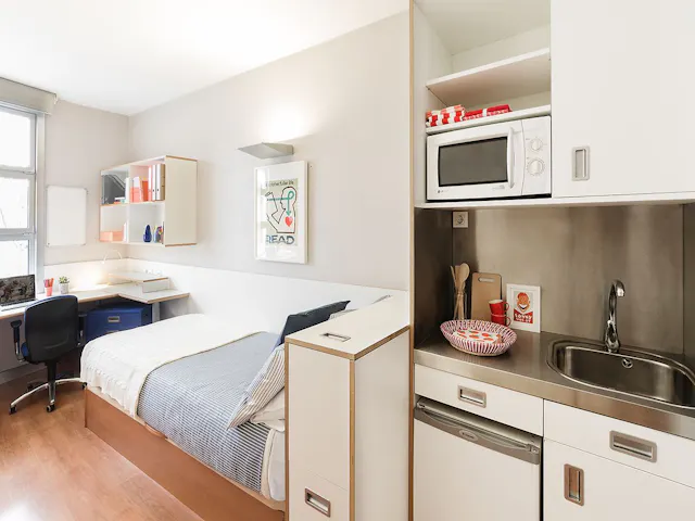 Twin room image 2