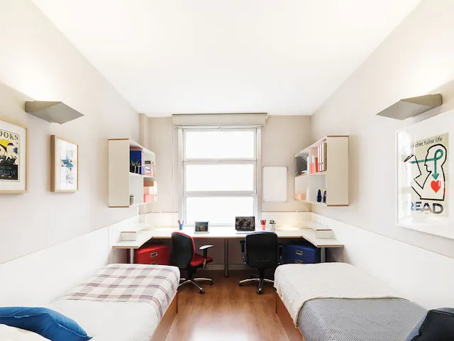 Twin room image 1