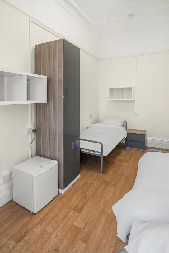 Twin Room room image 2
