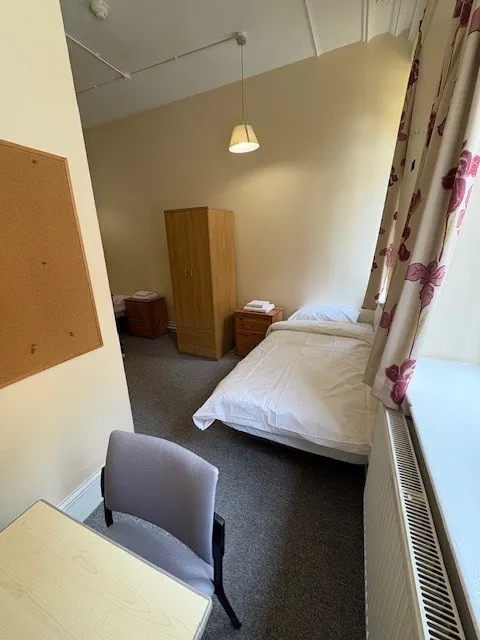 Twin Room room image 2