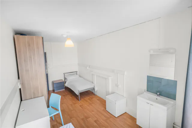 Single Room room image 1
