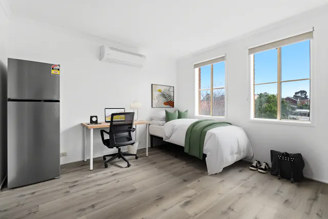 Twin Room Ensuite room image 1