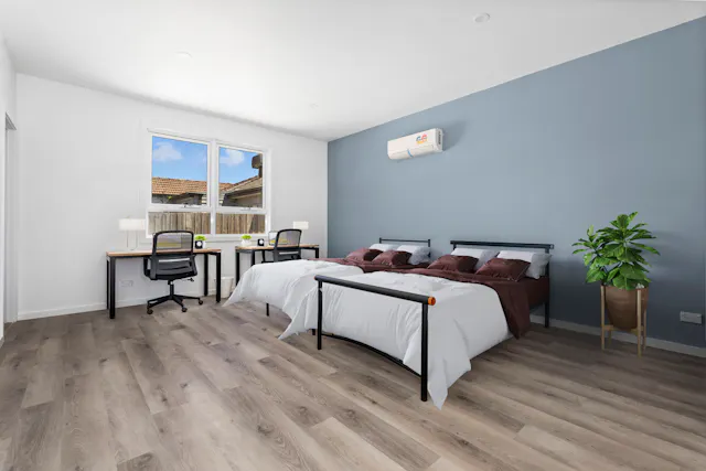 Twin En-Suite room image 1