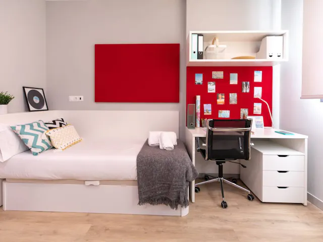 Twin Room room image 3