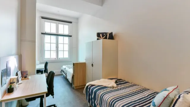 Twin Room room image 1