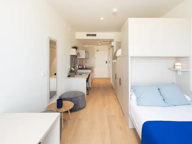 Twin Room room image 2