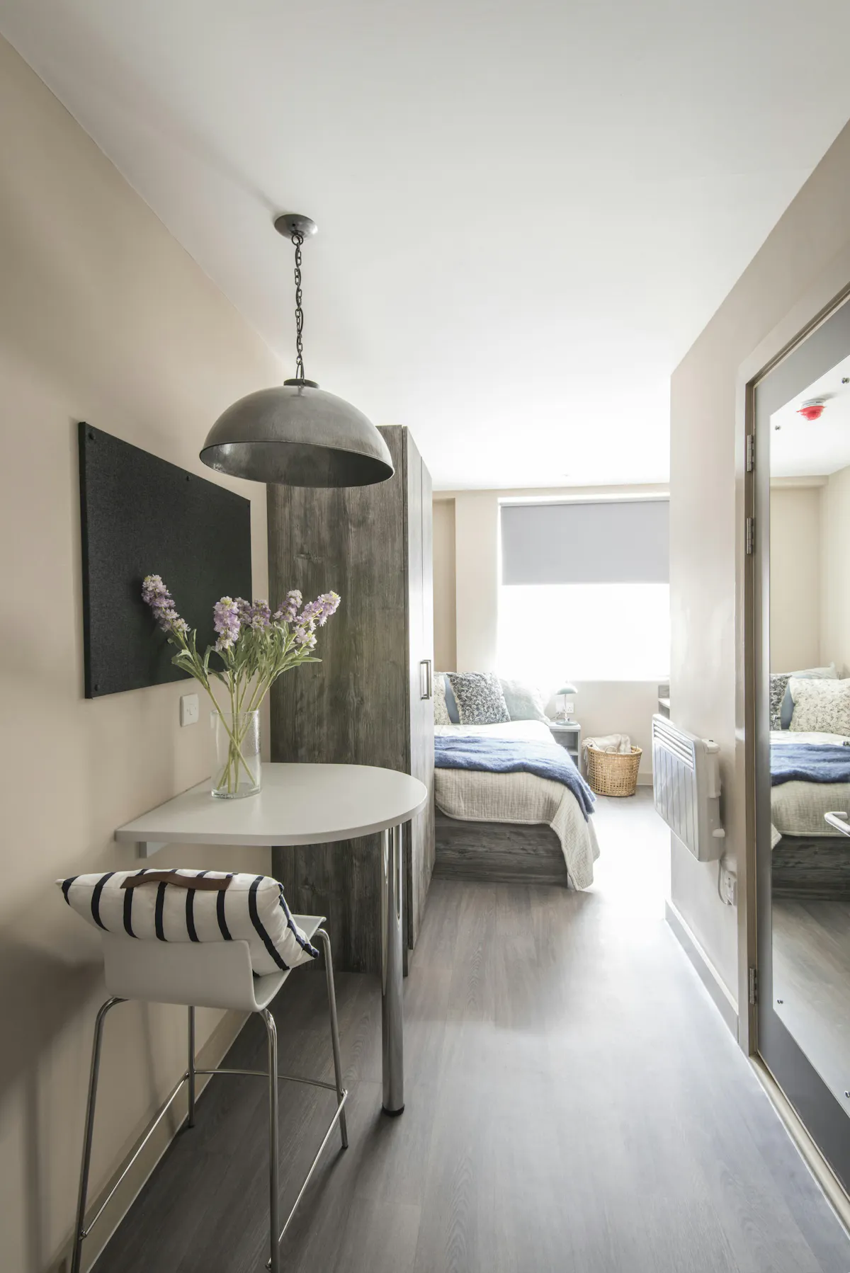 Two-Dio ROOM