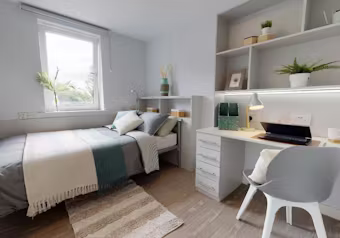 iQ Leeds-Leeds-ROOM-1