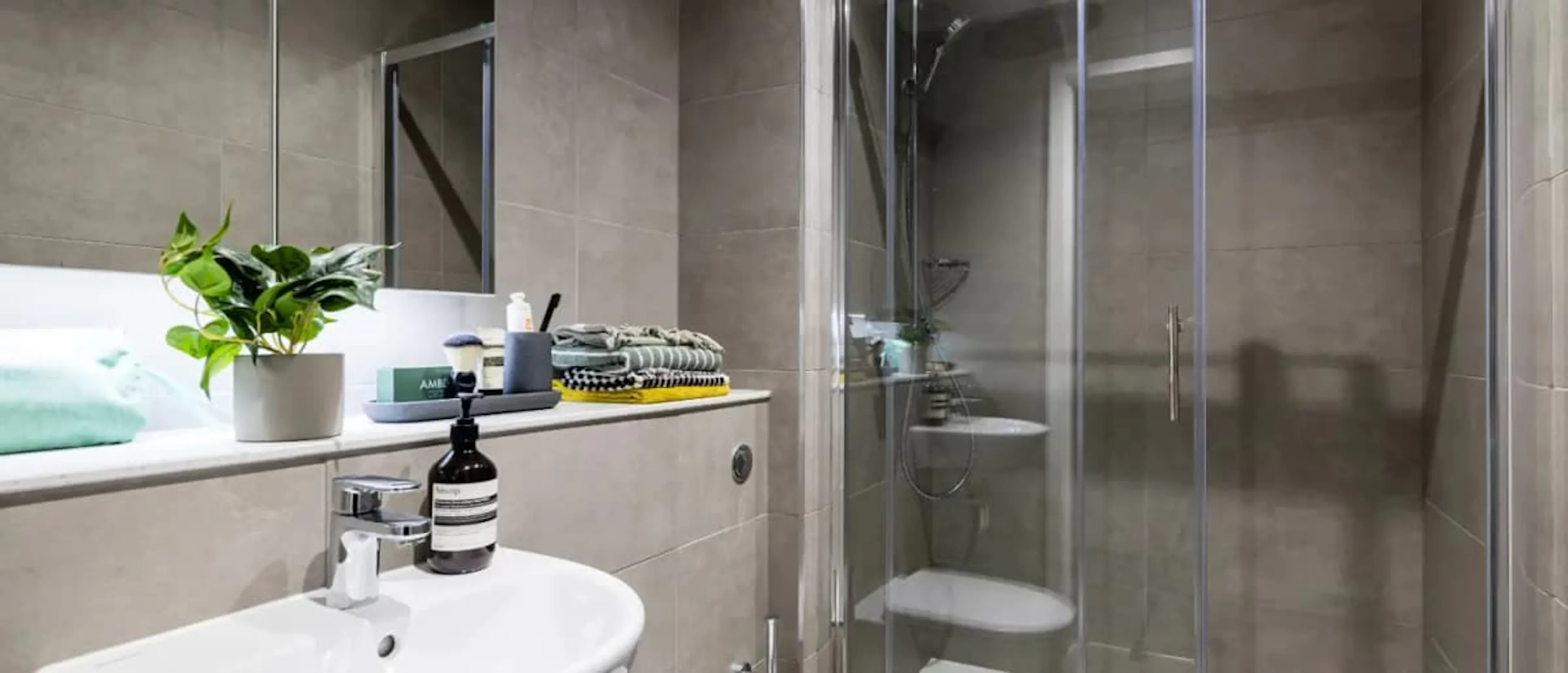 BATHROOM BATHROOM 2