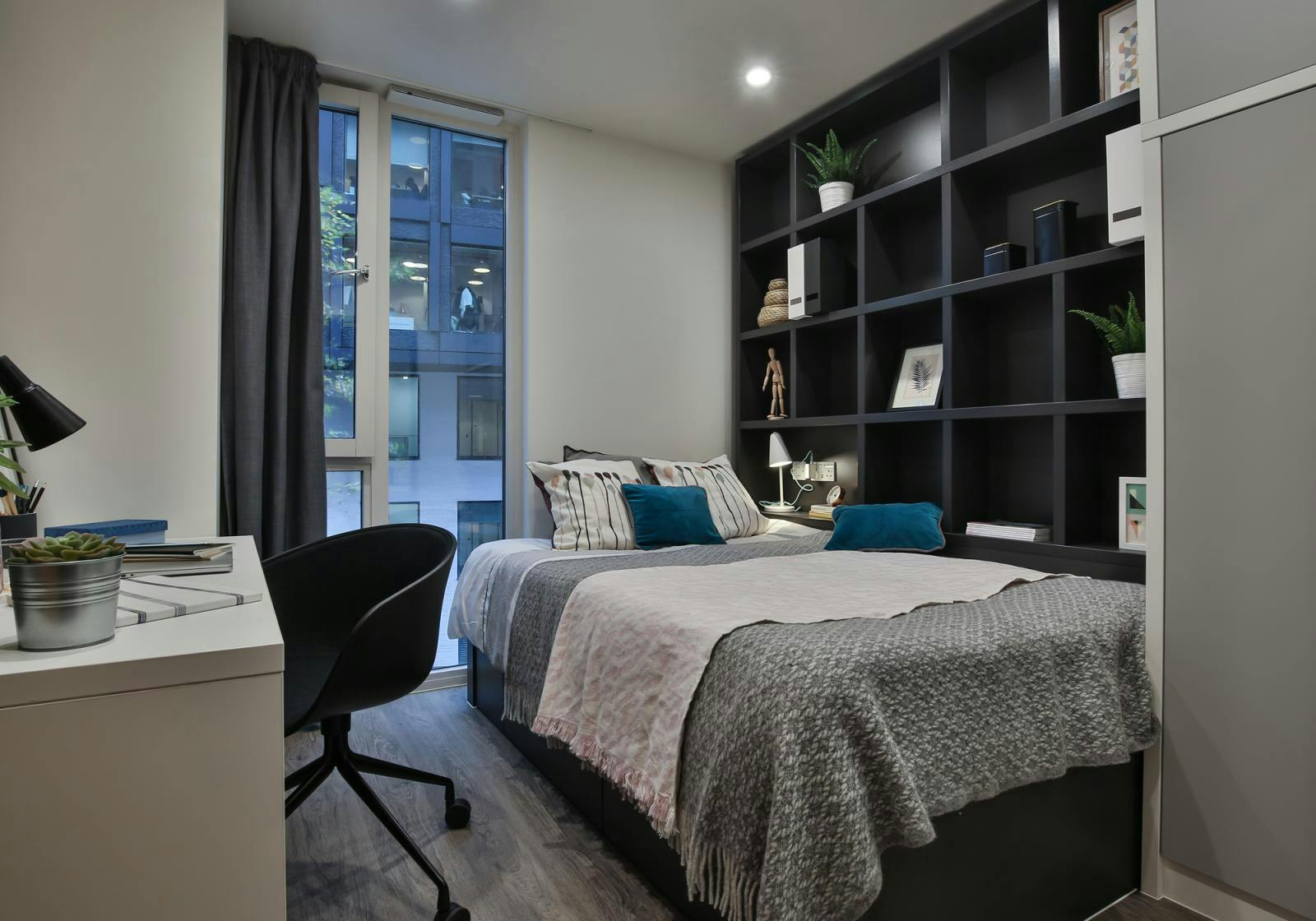 shoreditch-london-Two Bed Apartment Plus