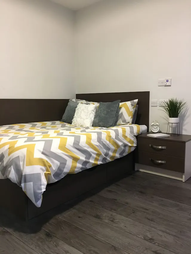 Two Bed Apartment room image 1