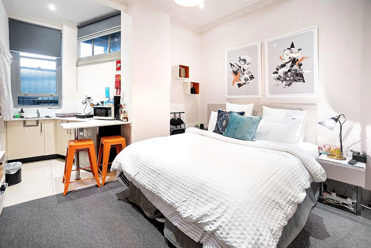 ROOM ROOM