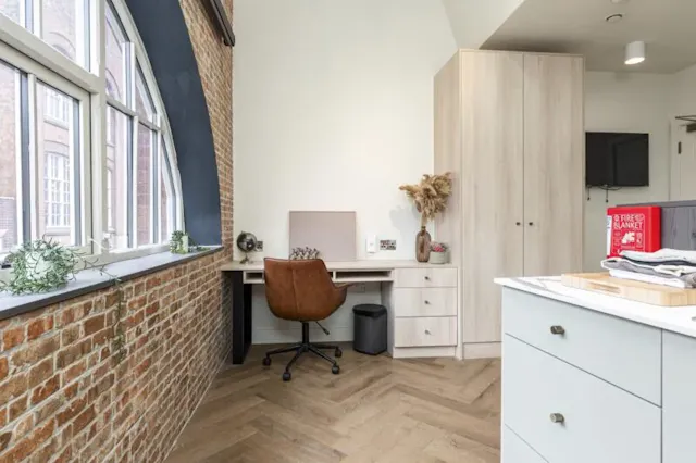 Ultimate Studio room image 2