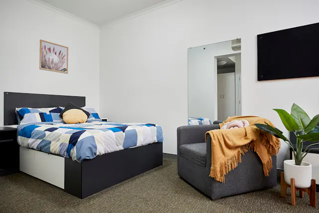 Ultra Studio Apartment - King Single room image 1