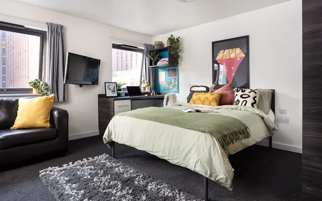 Studio, Classic room image 1